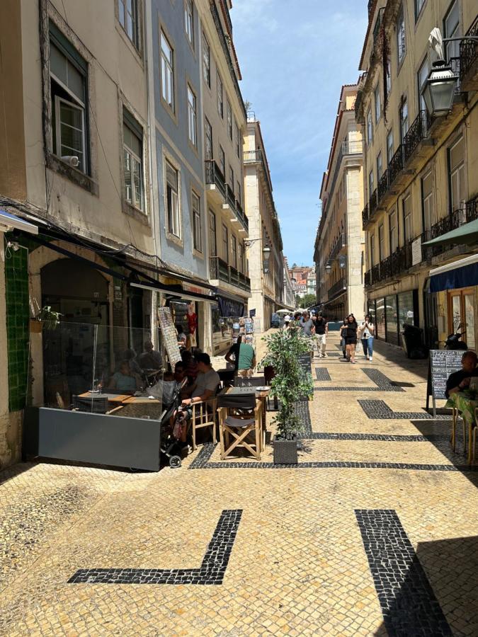 The Traditional Arts Memoir, Downtown Flat With Balcony And Comfort Apartment Lissabon