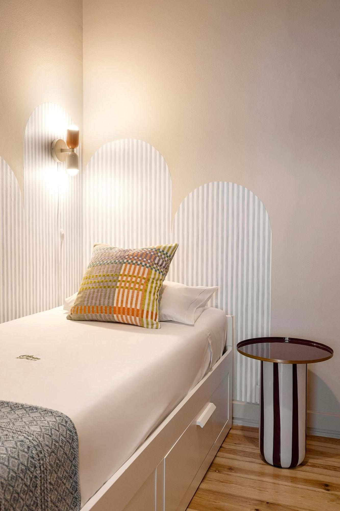 The Traditional Arts Memoir, Downtown Flat With Balcony And Comfort Apartment Lissabon